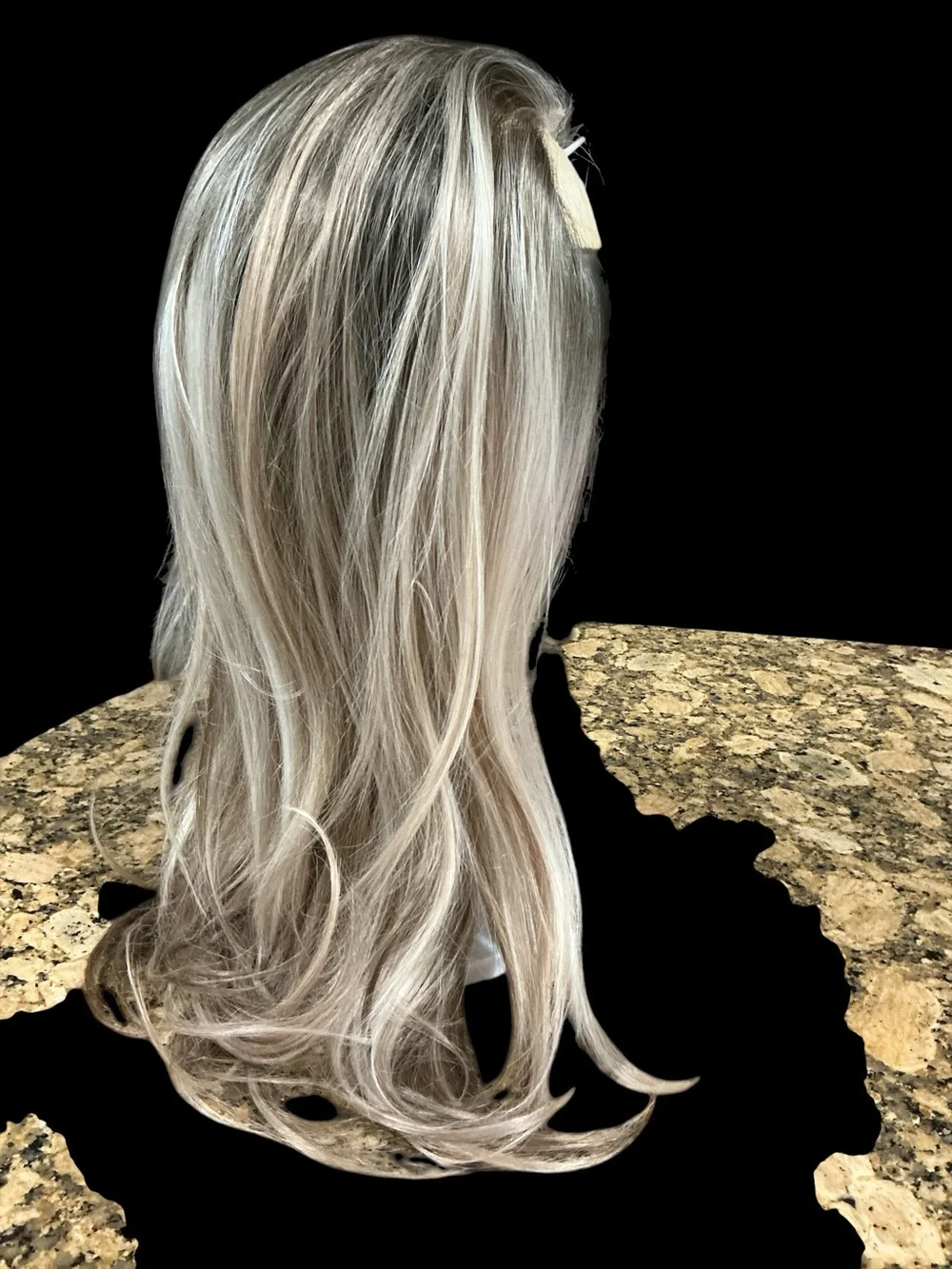 CSC Faris. Blonde Long Layered Women's Wig - Natural Ash Blonde